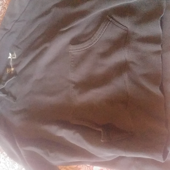 Under Armour black sweater - Picture 3 of 4